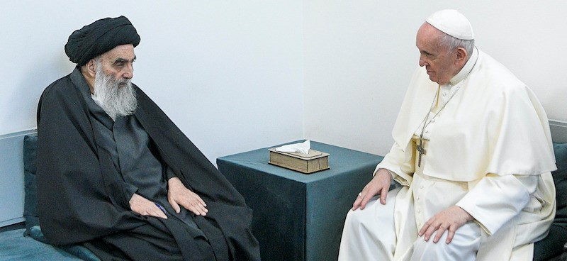 The historical meeting between Pope Francesco Bergoglio and the Ayatollah Sciita Al-Sistani